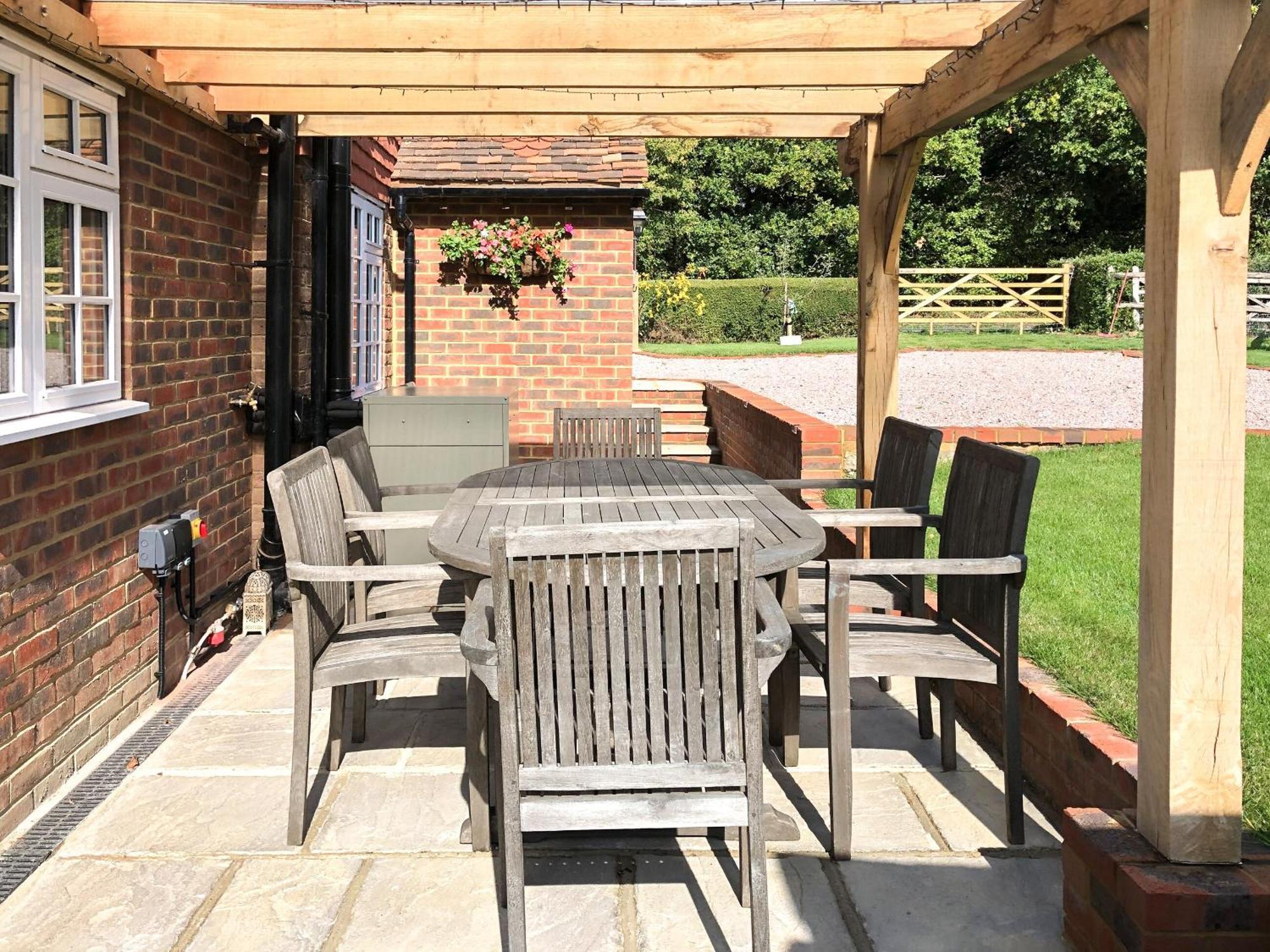 Well Cottage Itchingfield Exterior photo