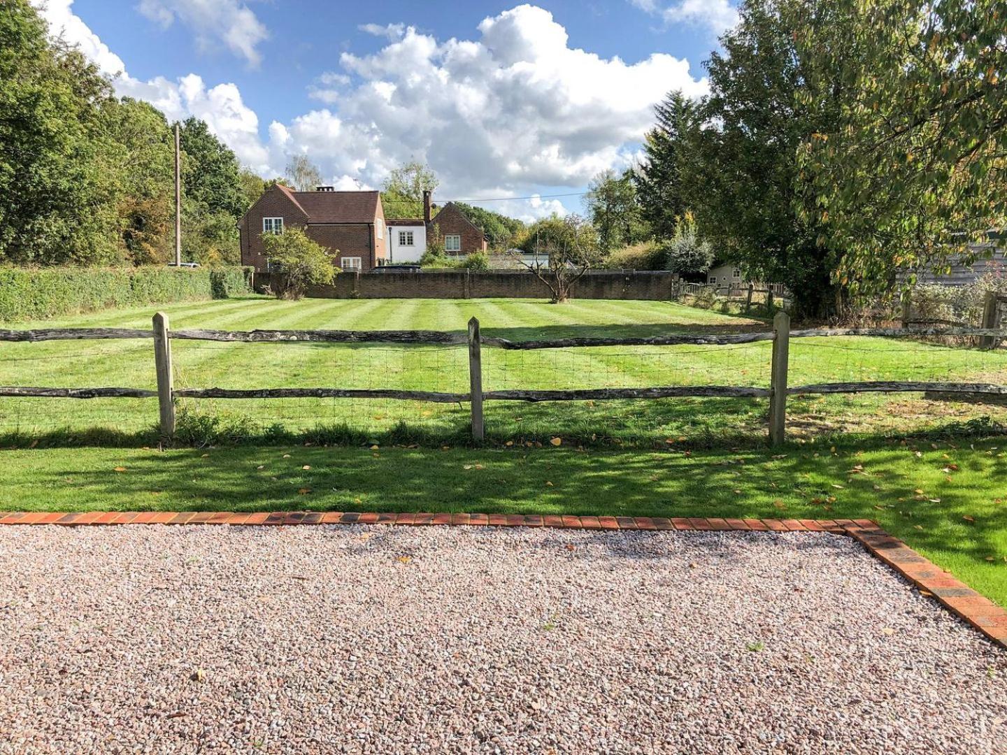 Well Cottage Itchingfield Exterior photo